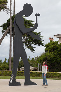 Lolo with Hammering Man