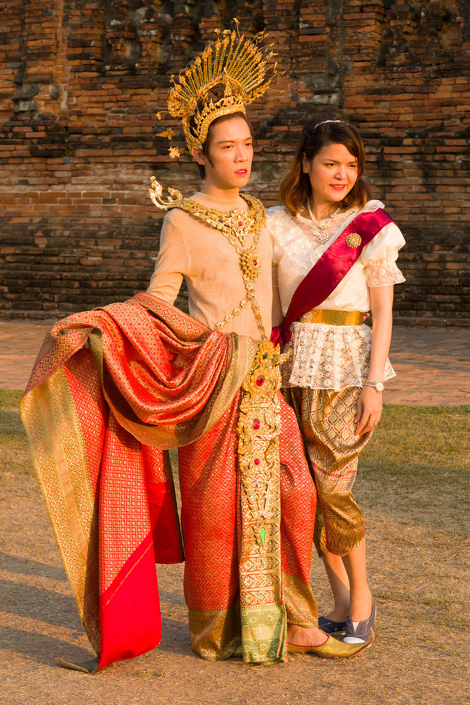 Traditional Thai dress at Chai Watthanaram Temple