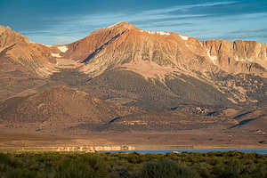 Morning view of Mono Lake tiny tufas