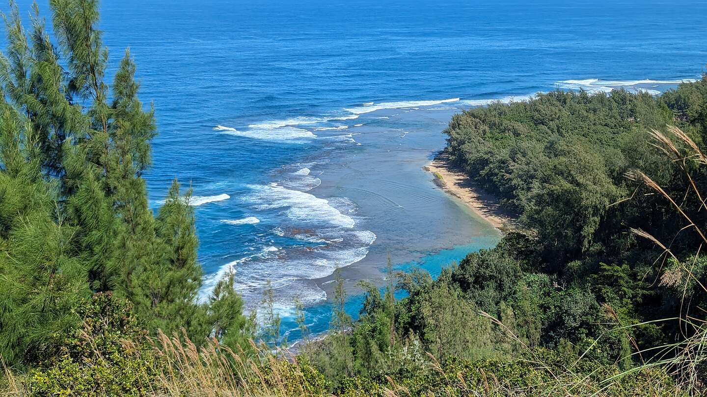 Ke'e Beach from the Kalalau trail 