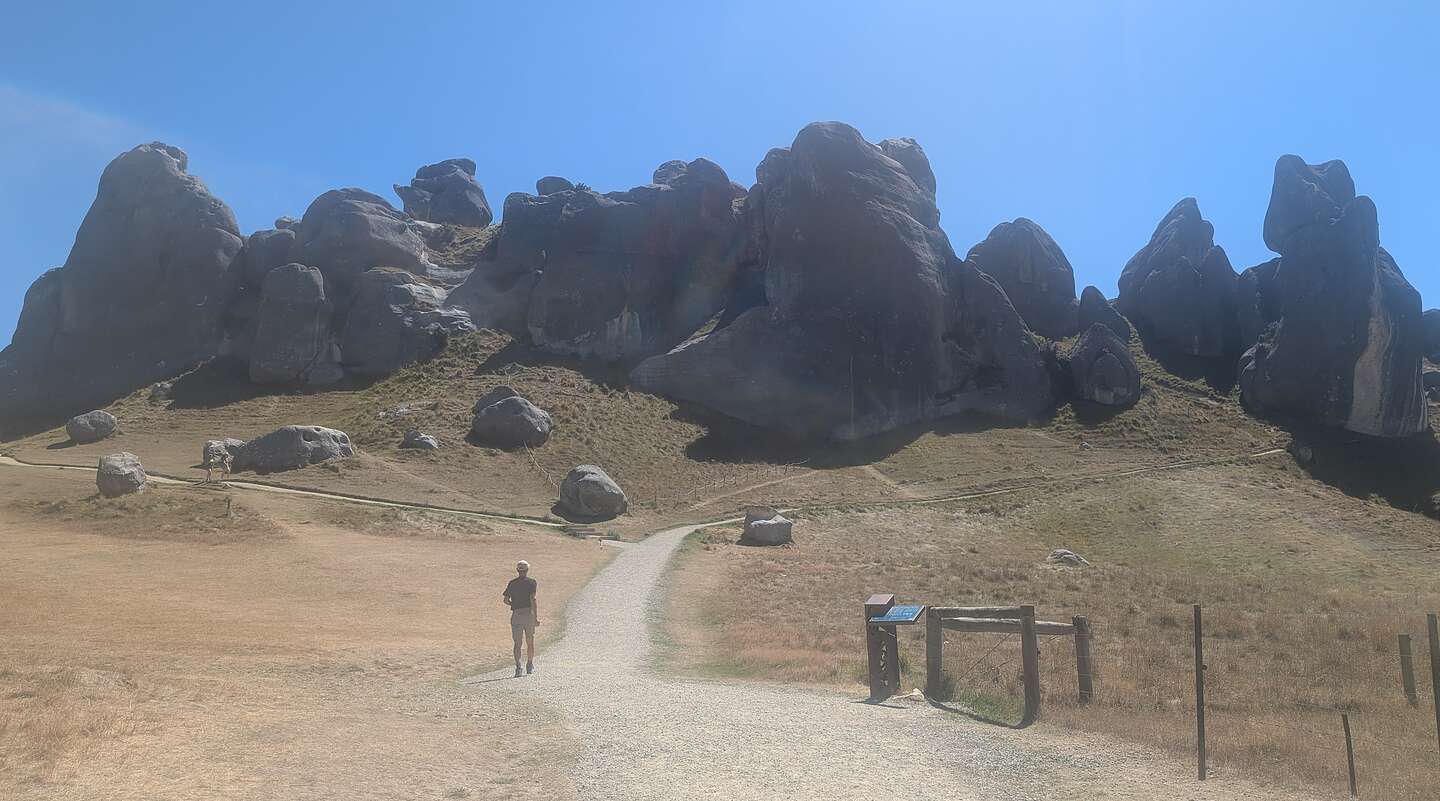 Approaching Castle Hill Rocks