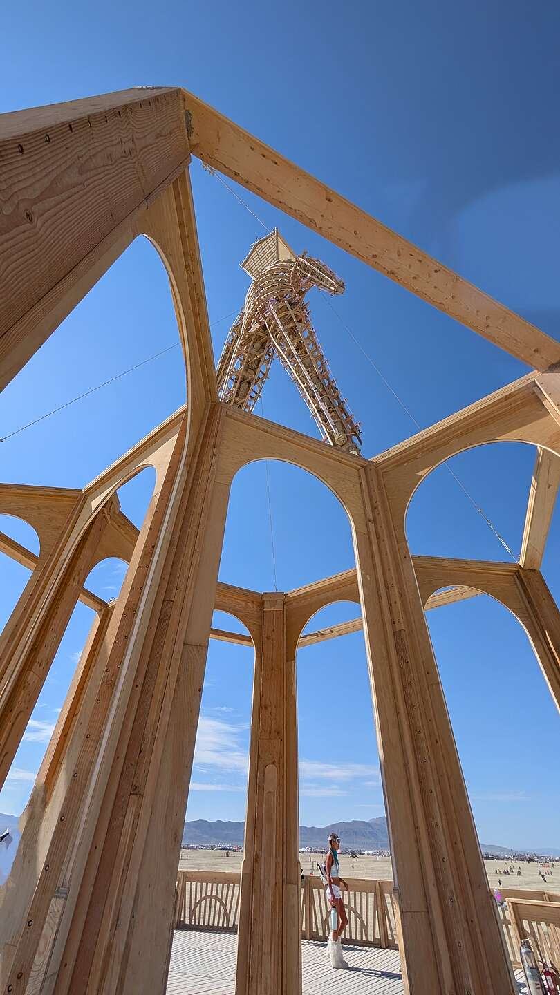 Through the arches of the pavilion Through the arches of the pavilion