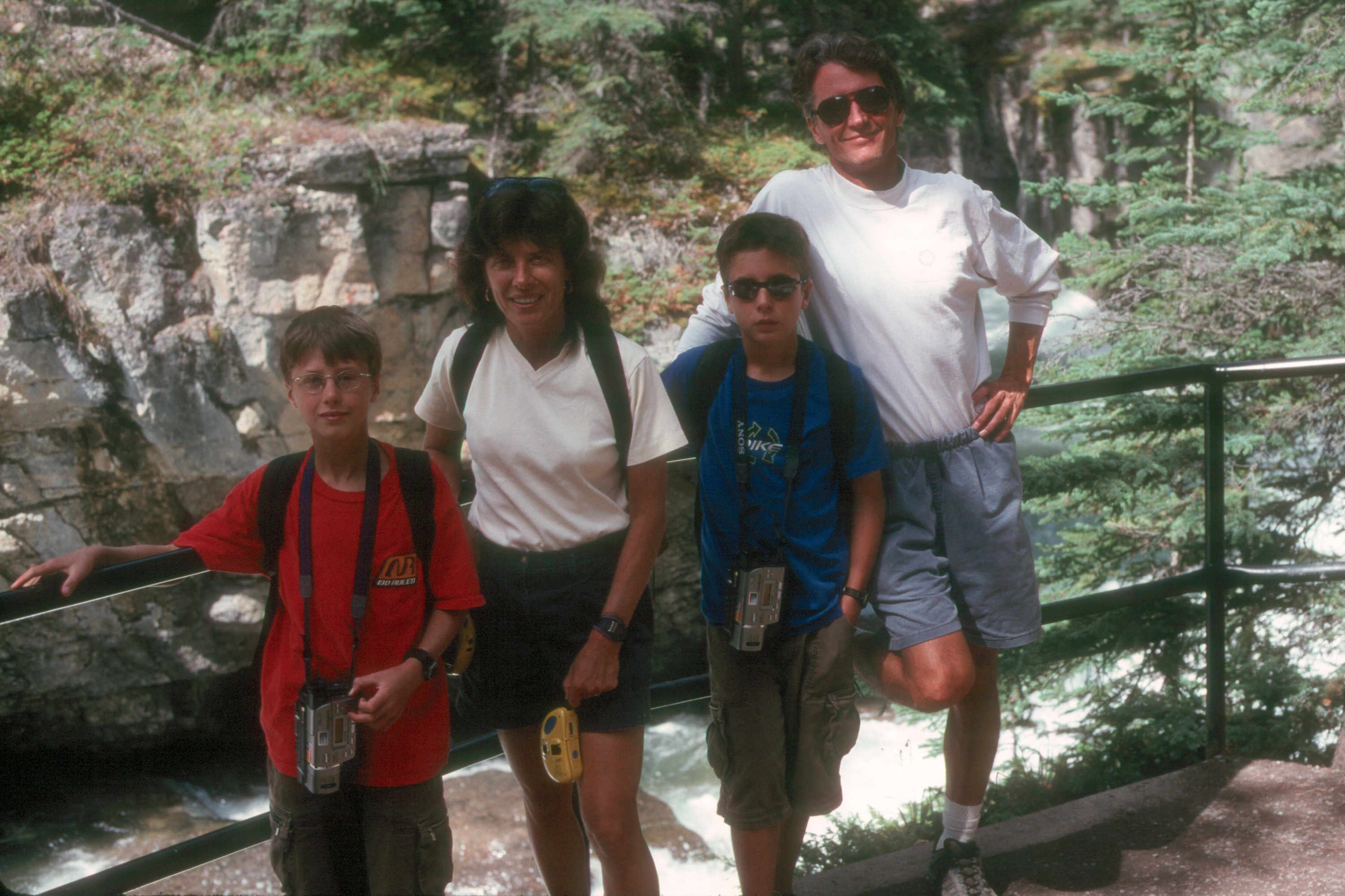 Maligne Canyon hike