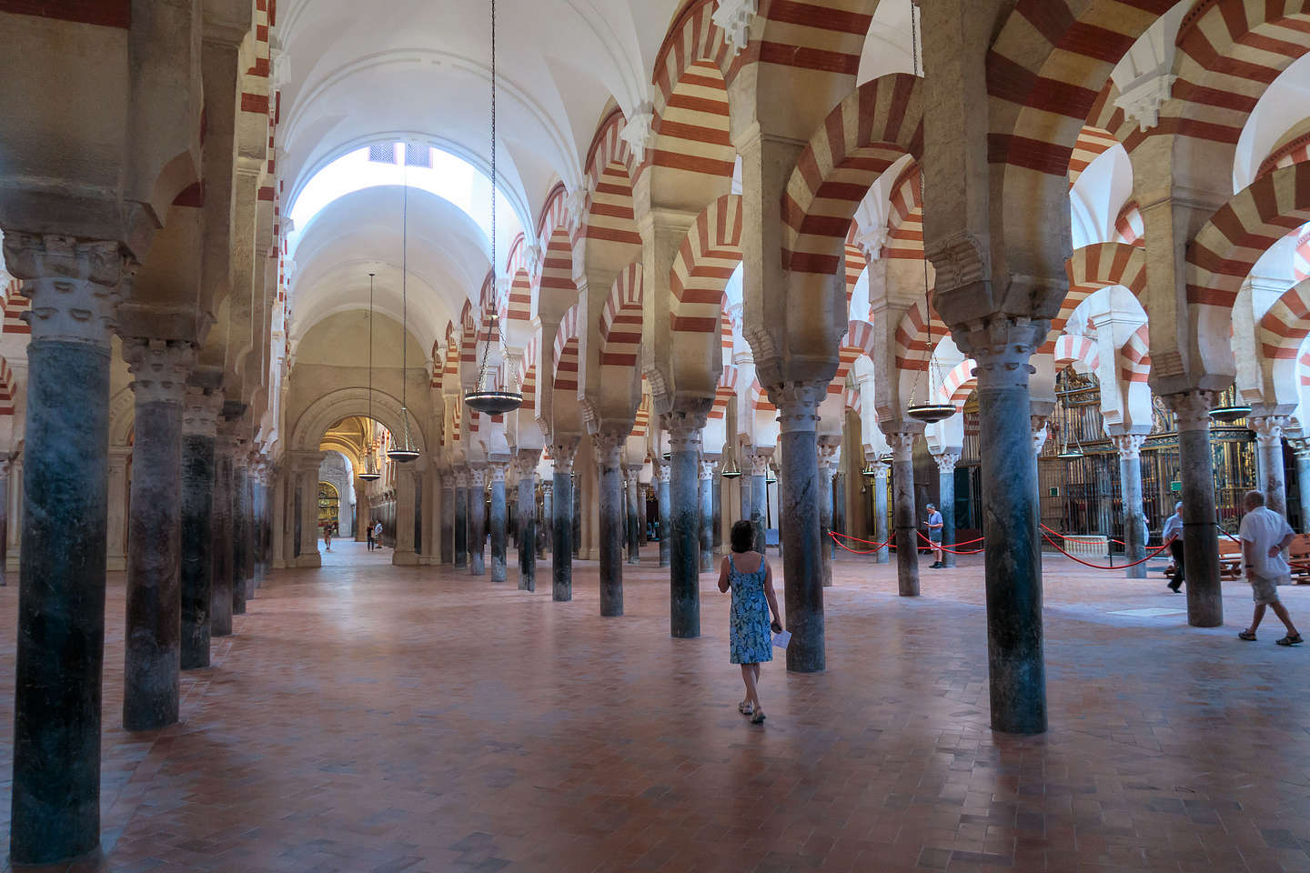 Lolo wandering along the forest of Islamic red-and-white arches